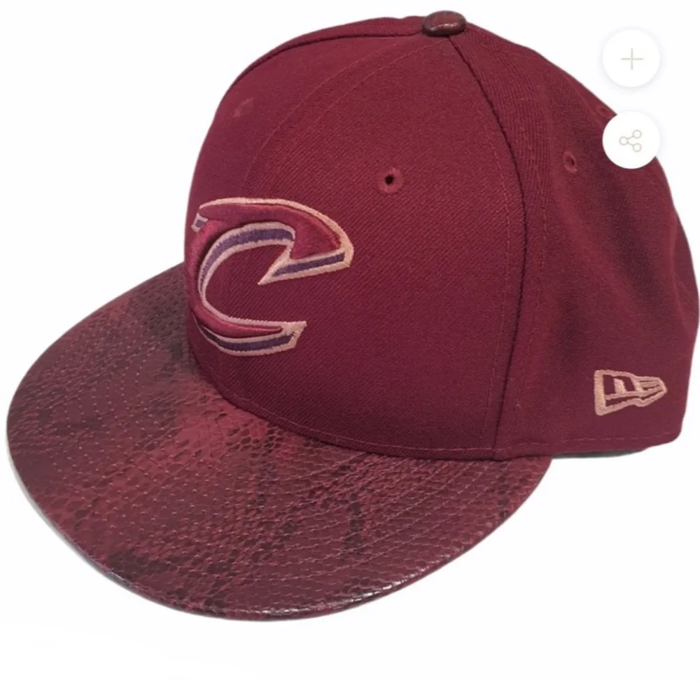 NEW ERA CLEVELAND‎ CAVALIERS NBA MAROON 9FIFTY SNAP BACK HAT - Picture 2 of 9